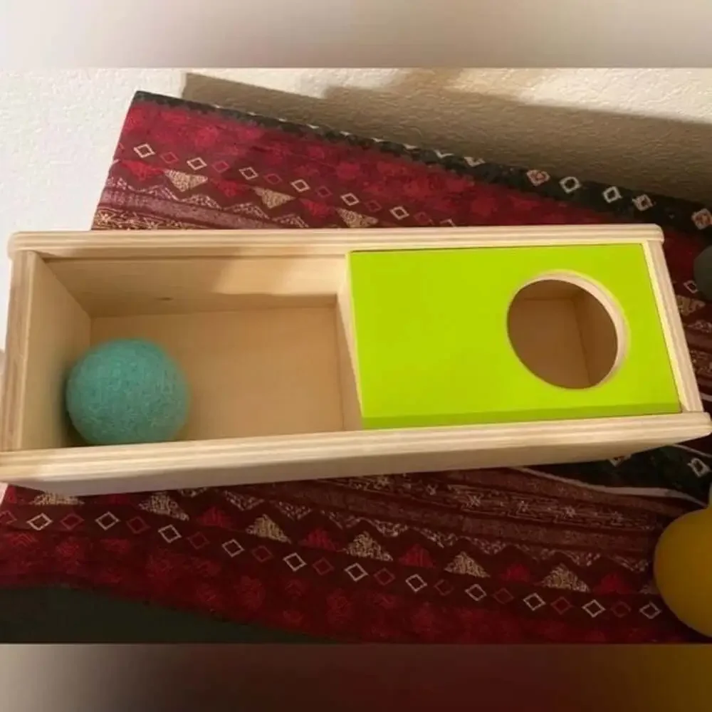 Lovevery Sliding Top Box With Ball